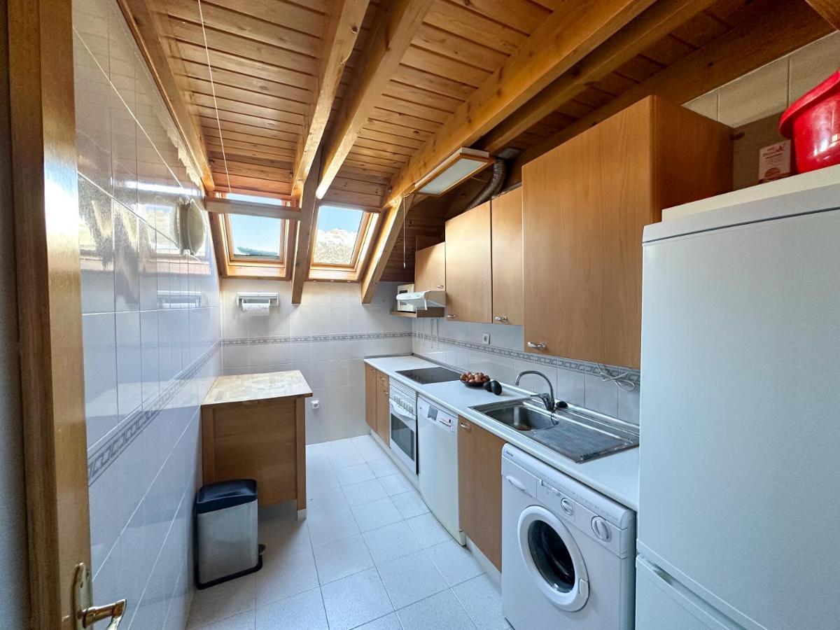 Acogedor Atico Duplex En El Centro En Biescas/4Pax Apartment Exterior foto